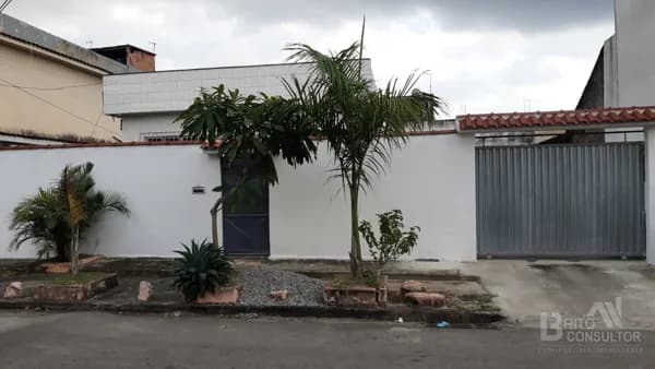 Casa com 2 Qts, Quintal, 3 Vagas ou mais, em Trindade, São Gonçalo/RJ