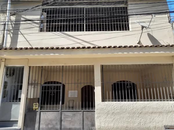 Casa Térrea Fundos, Qto, Sala, coz, Banh, Area de Serviço - R$ 750,00 - Bairro Neves