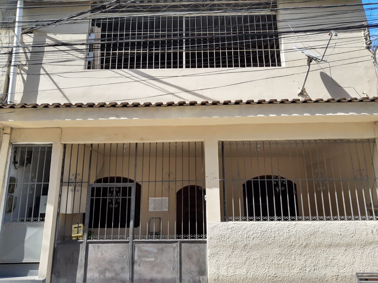 Casa Térrea Fundos, Qto, Sala, coz, Banh, Area de Serviço - R$ 750,00 - Bairro Neves
