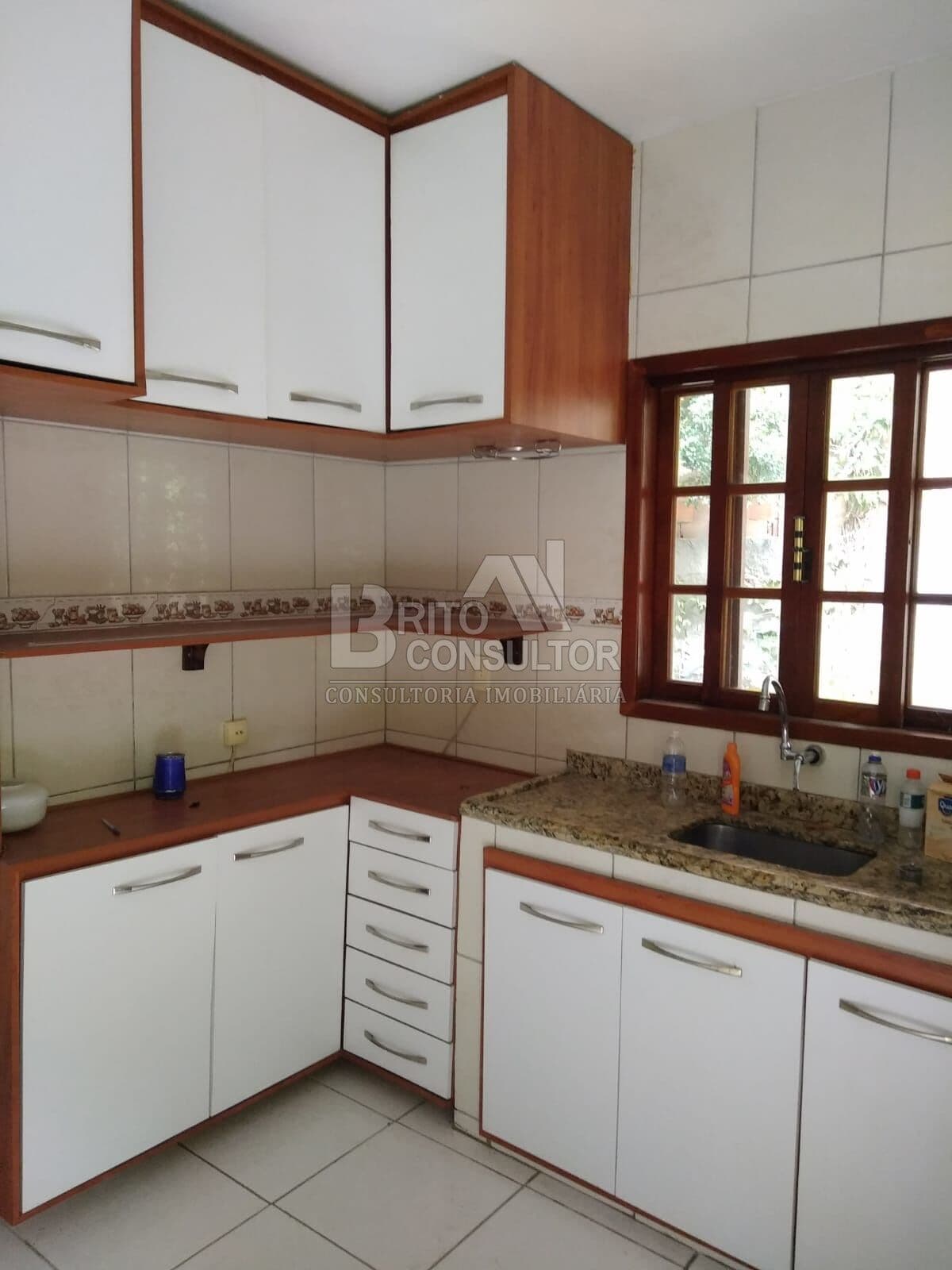 Vendo no Laranjal Casa 2 Qts, Varanda , Quintal, 3 Vagas 525 m² Boa Vista Laranjal - São Gonçalo/RJ.