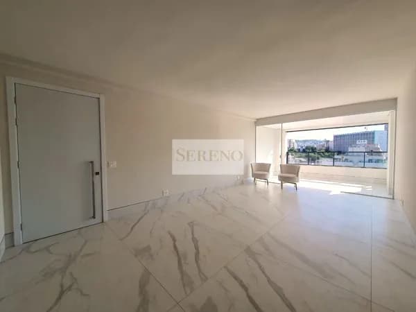 Apartamento alto luxo 150 m2 e 04 quartos a venda, 02 suítes e 2 semi, armários planejados, andar super alto, vista panorâmica na Serra, Belo Horizonte, MG.