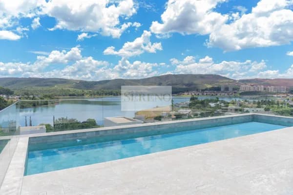 Mansão alto luxo 04 Suítes com varandas a venda, 765 m2, espaço gourmet, churrasqueira, piscina, DCE, elevador, 09 banhos, 02 andares, 08 vagas e vista panorâmica para a Lagoa dos Ingleses, Inconfidentes, Alphaville, Nova Lima, MG.