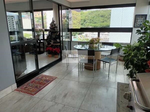 Apartamento 04 quartos a venda, são 192 m2, DCE completo, 03 vagas no Santa Lúcia, BH. MG.