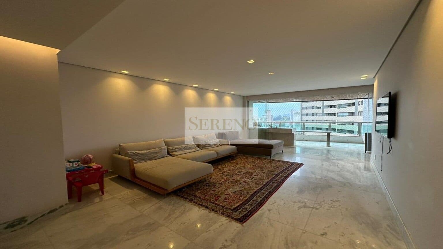 Apartamento de luxo 03 quartos a venda, 162 m2, 01 suíte, 02 semi, recém reformado, piso e rebaixamento de gesso com luminotécnico, 02 vagas de garagem, Vila da Serra, Nova Lima, MG.