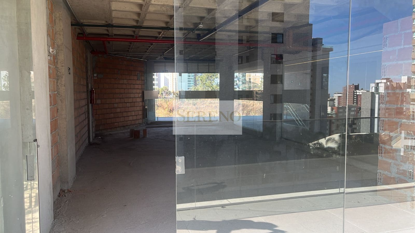 Loja comercial alto luxo 102 m2 a venda, 3º piso, local nobre, movimentado com passagem de veículos e comércios, Belvedere, Belo Horizonte, MG.