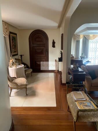 Sensacional apto 4 quartos a venda, são 255 m2, 1 suíte, 2 vagas demarcadas, melhor ponto da Serra, Belo Horizonte, MG.