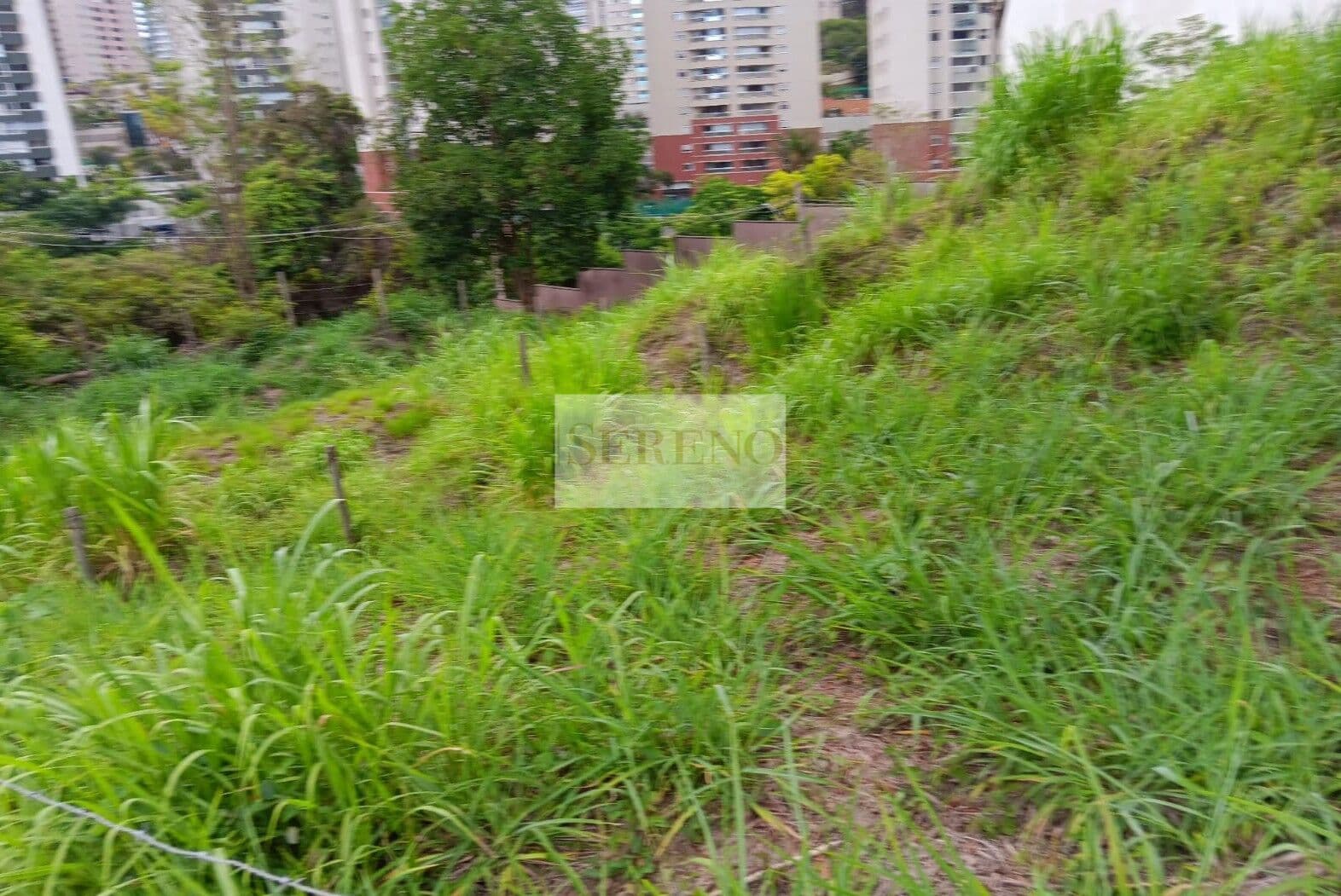 Lote 804 m2 residencial comercial em declive localizado em esquina junto de grandes condomínios residenciais resort, Vila da Serra / Nova Lima - MG.