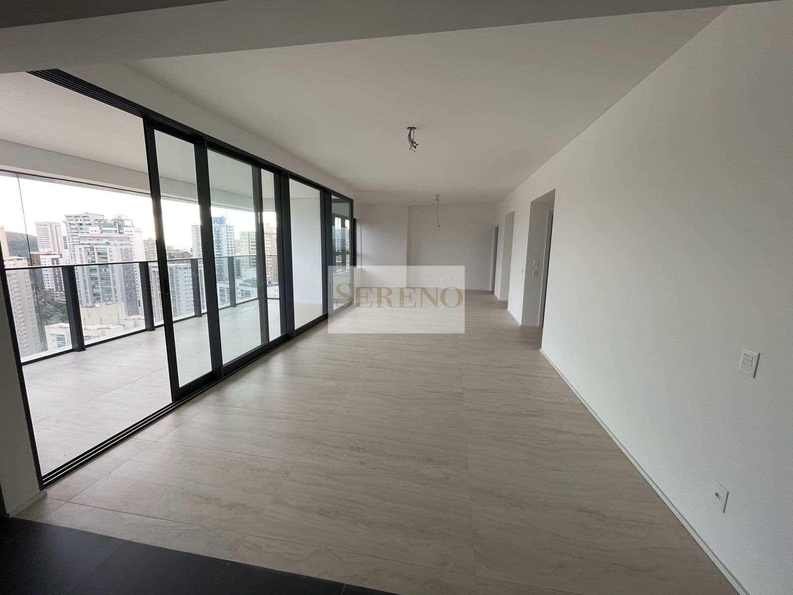 Apartamento alto luxo a venda recém entregue, 232 m2, 4 suítes, 4 vagas, DCE e lazer tipo resort no Vila da Serra, Nova Lima, MG.