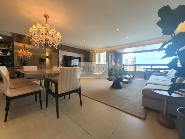 Apartamento de luxo decorado e mobiliado a venda, 154 m2, 03 suítes, ampla sala integrada, andar alto com vista para montanhas, Vila da Serra, Nova Lima, MG.