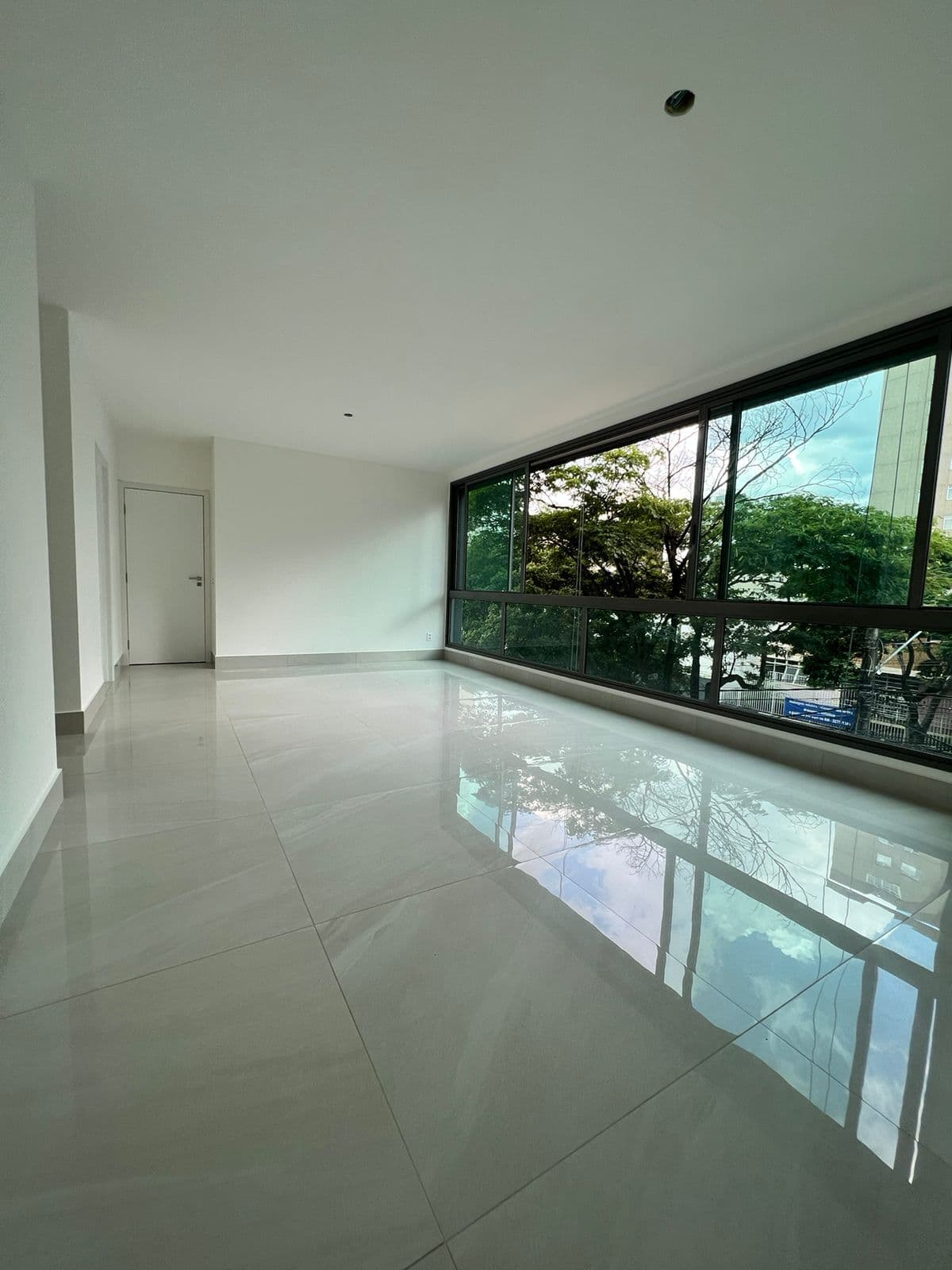 Apartamento de luxo 4 quartos a venda, 2 Suítes, 136 m², recém entregue, ampla sala, elevador privativo, 3 vagas no Gutierrez, Belo Horizonte, MG.
