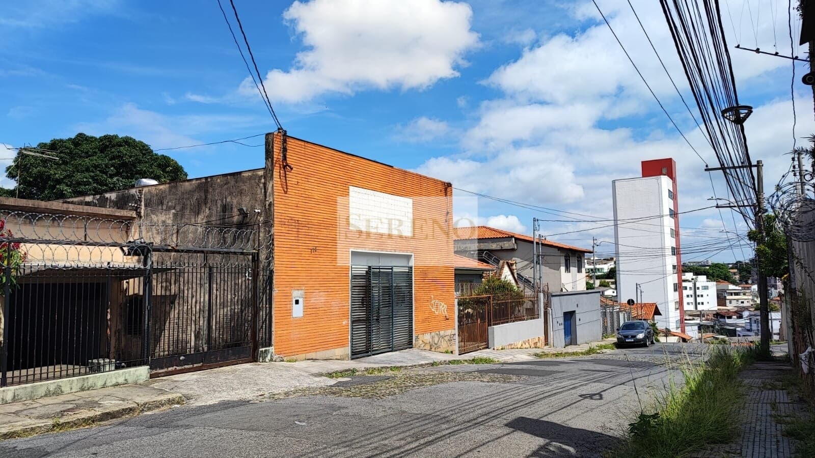 Galpão comercial 228 m2 a venda, lote 440 m2, coberto, fechado em alvenaria e revestido no bairro da Graça, Belo Horizonte, MG.
