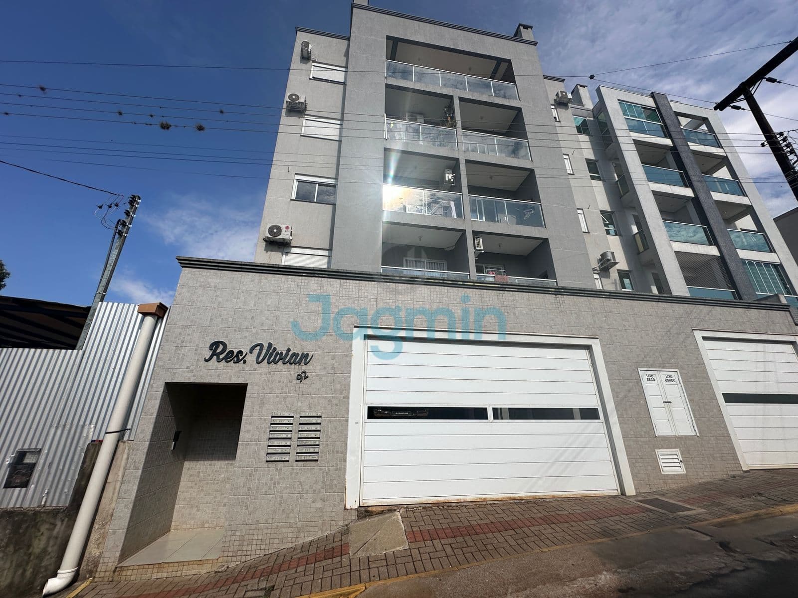 VENDE-SE COBERTURA - RESIDENCIAL VIVIAN