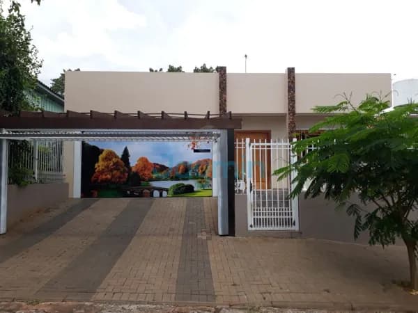 VENDE-SE CASA ESPAÇOSA NO GLÓRIA