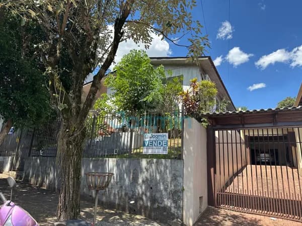 VENDE-SE TERRENO CENTRAL COM CASA EM CIMA - CENTRO - IJUÍ/RS