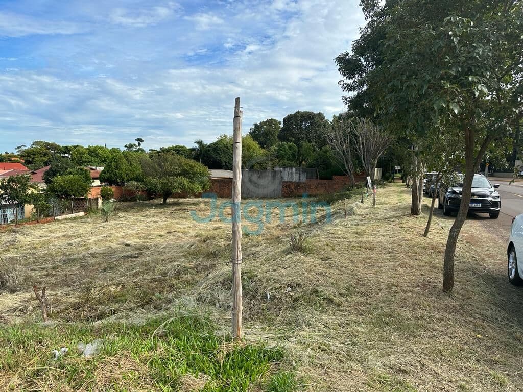 VENDE-SE TERRENO BAIRRO HAMMARSTRON - PERTO UNIMED