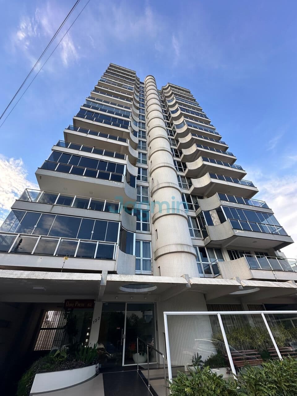 Apartamento de alto padrão no coração do Centro – Residencial Ouro Preto | 278 m² privativos | R$ 1.000.000 (financiável)