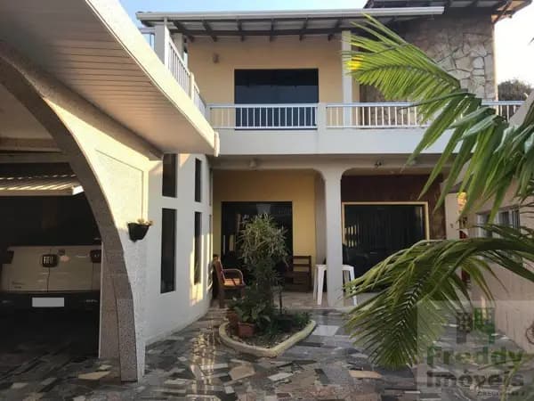 Casa à venda em Laguna/SC