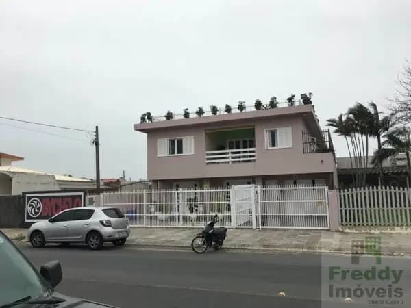 Casa à venda em Laguna/SC