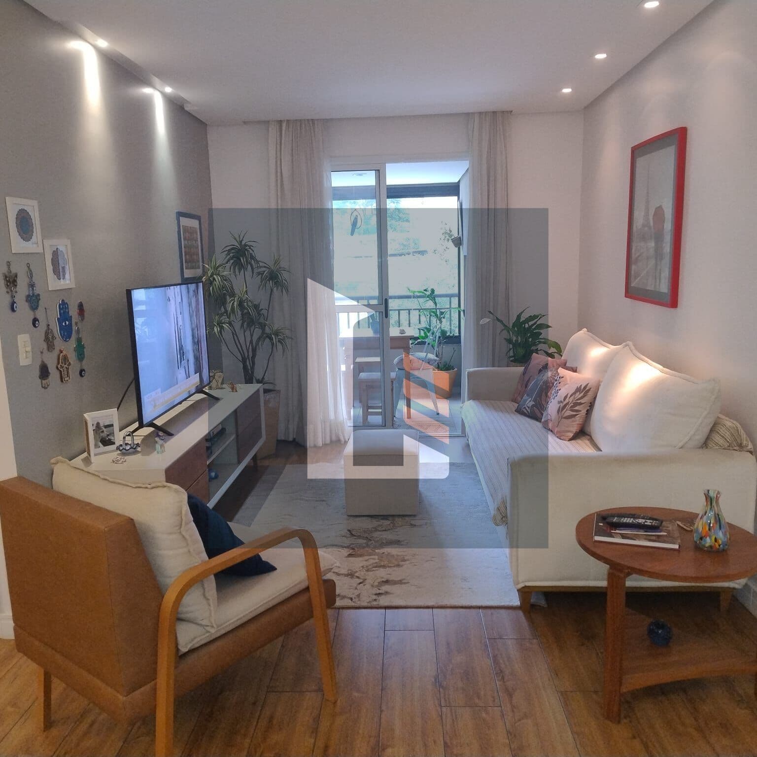 Apartamento 2 dormitórios com suíte na Pompéia