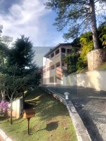 Linda Casa em Condomínio no Arujá