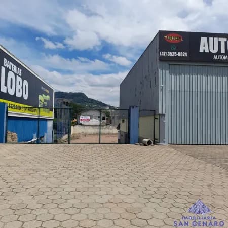Sala comercial + Pátio