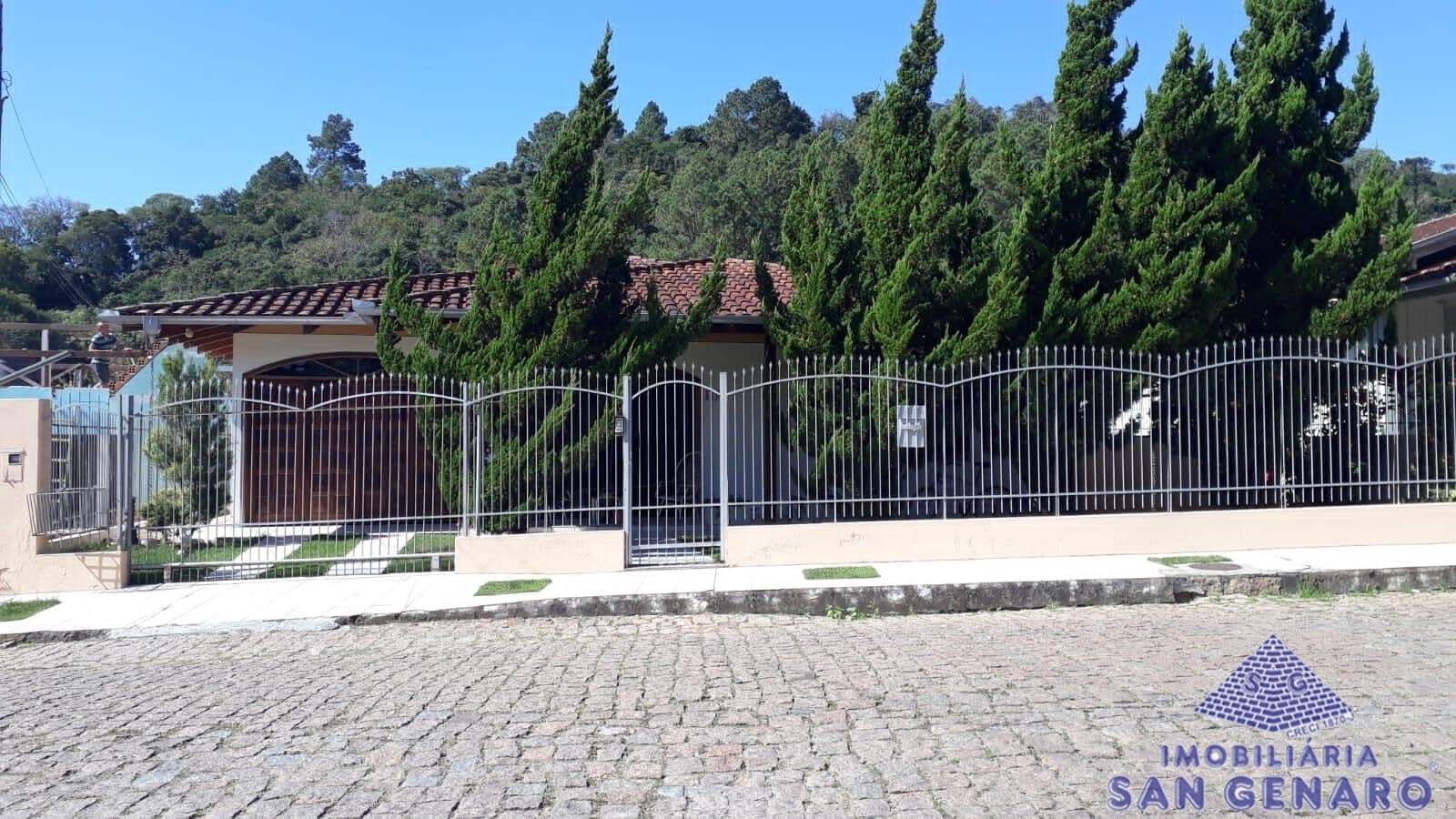 Casa de Alvenaria - Rua Leopoldo Ledra