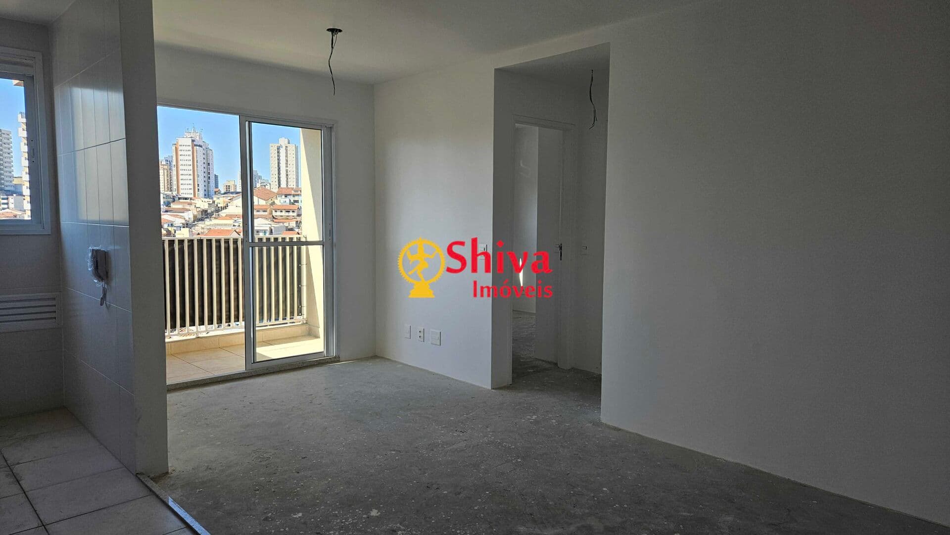Apartamento à venda de 2 quartos, com sacada e vaga na Penha-SP