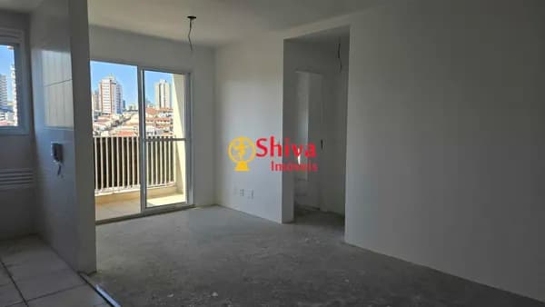Apartamento à venda de 2 quartos, com sacada e vaga na Penha-SP