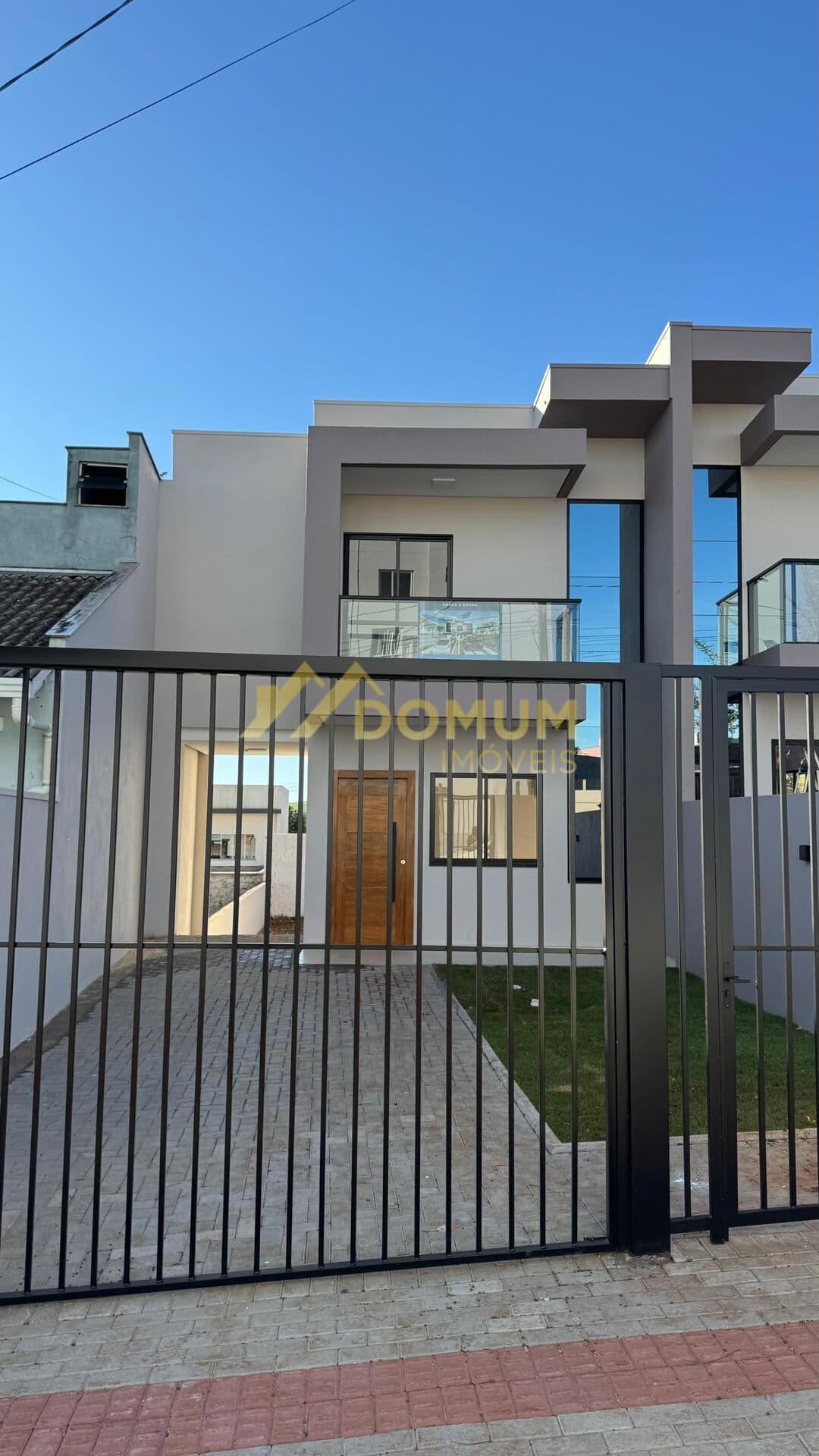Casa Sobrado Com 02 Suítes