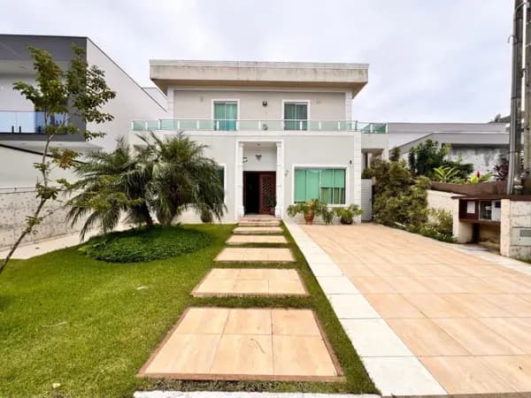Casa em Condomínio na Praia de Pernambuco Guarujá SP.