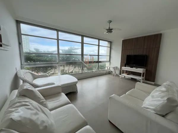 Apartamento em Guarujá - Pitangueiras