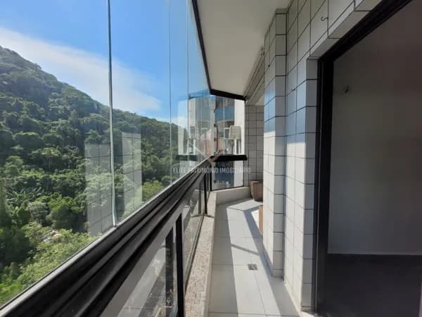 Apartamento para Locação Anual na Praia das Pitangueiras Guarujá SP.