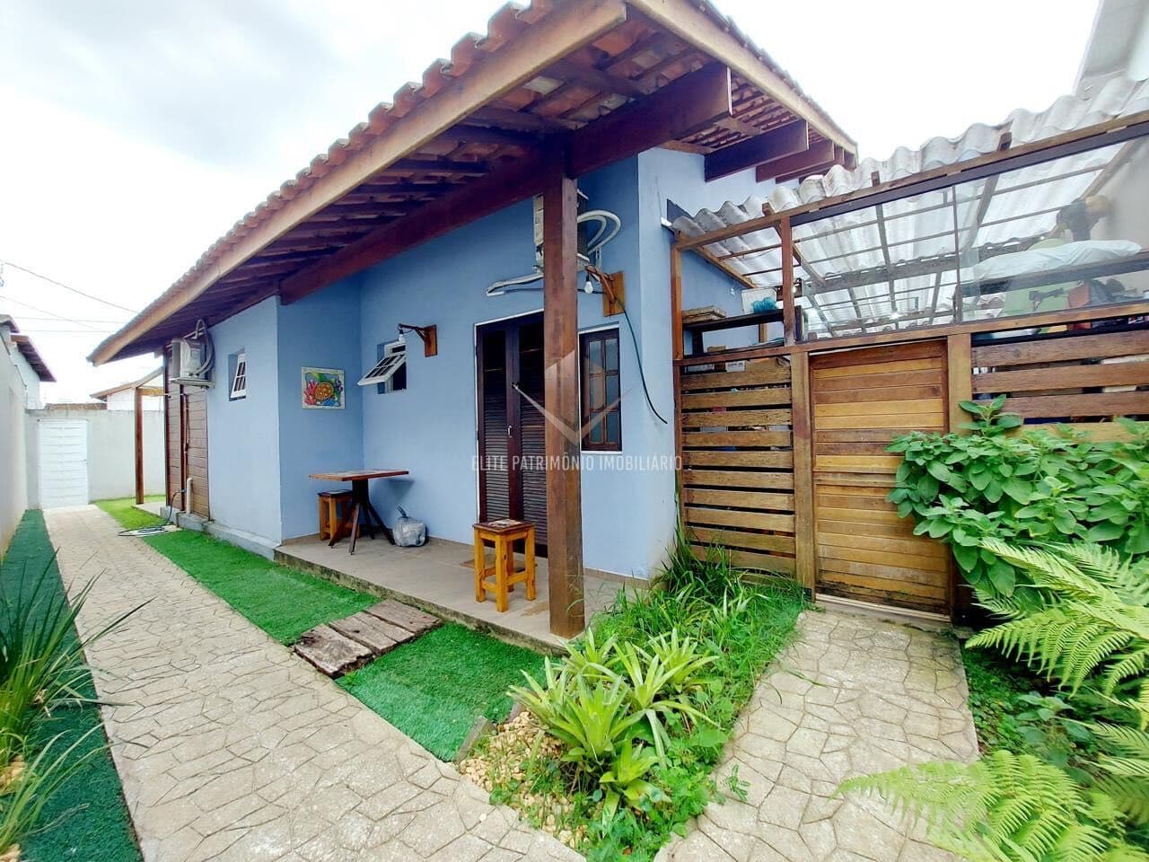 Casa no Guaiuba Guarujá SP.