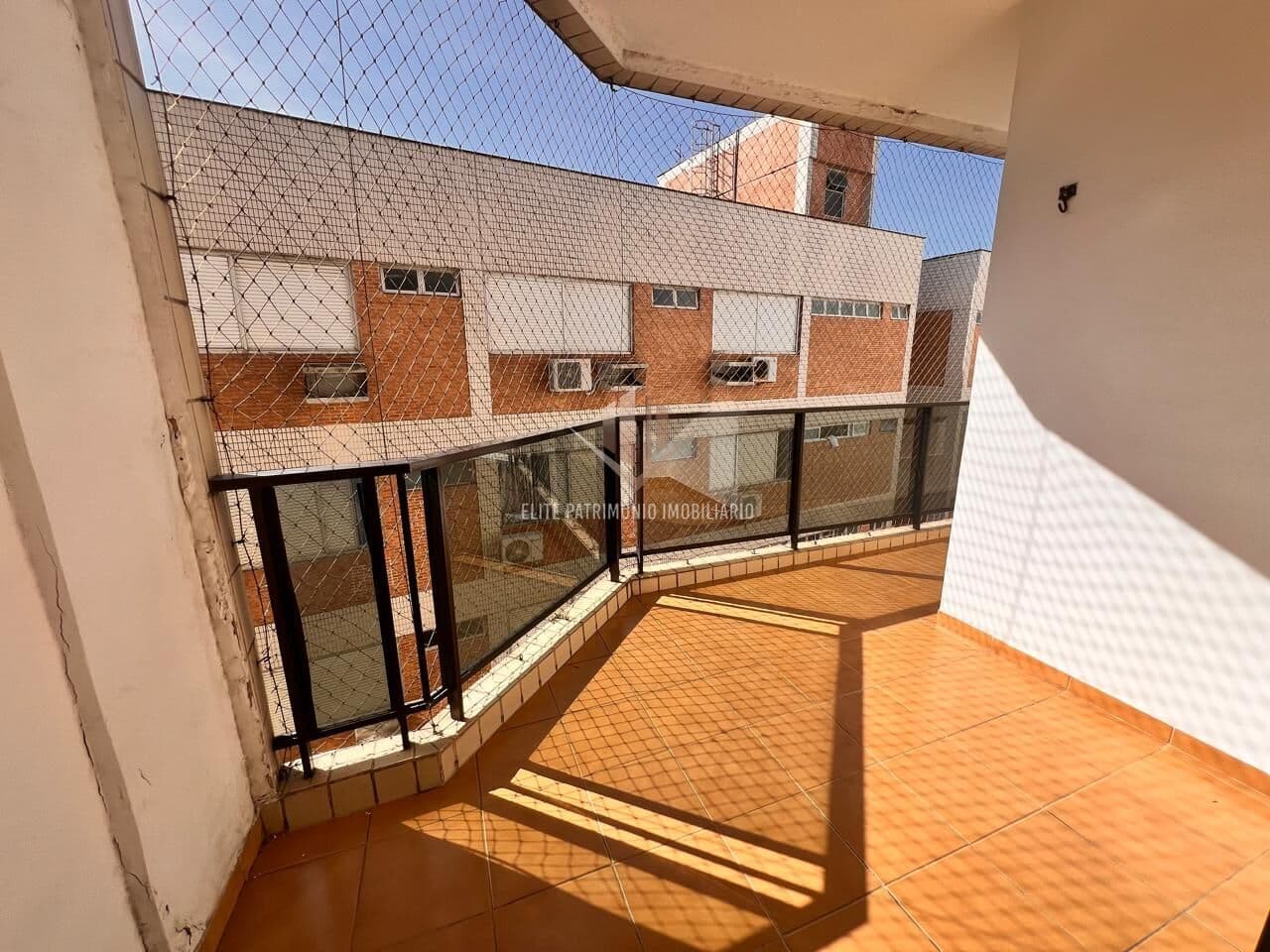 Apartamento em Guarujá - Enseada