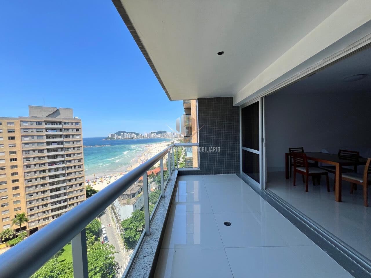 Apartamento Alto Padrão na Praia das Pitangueiras Guarujá SP.