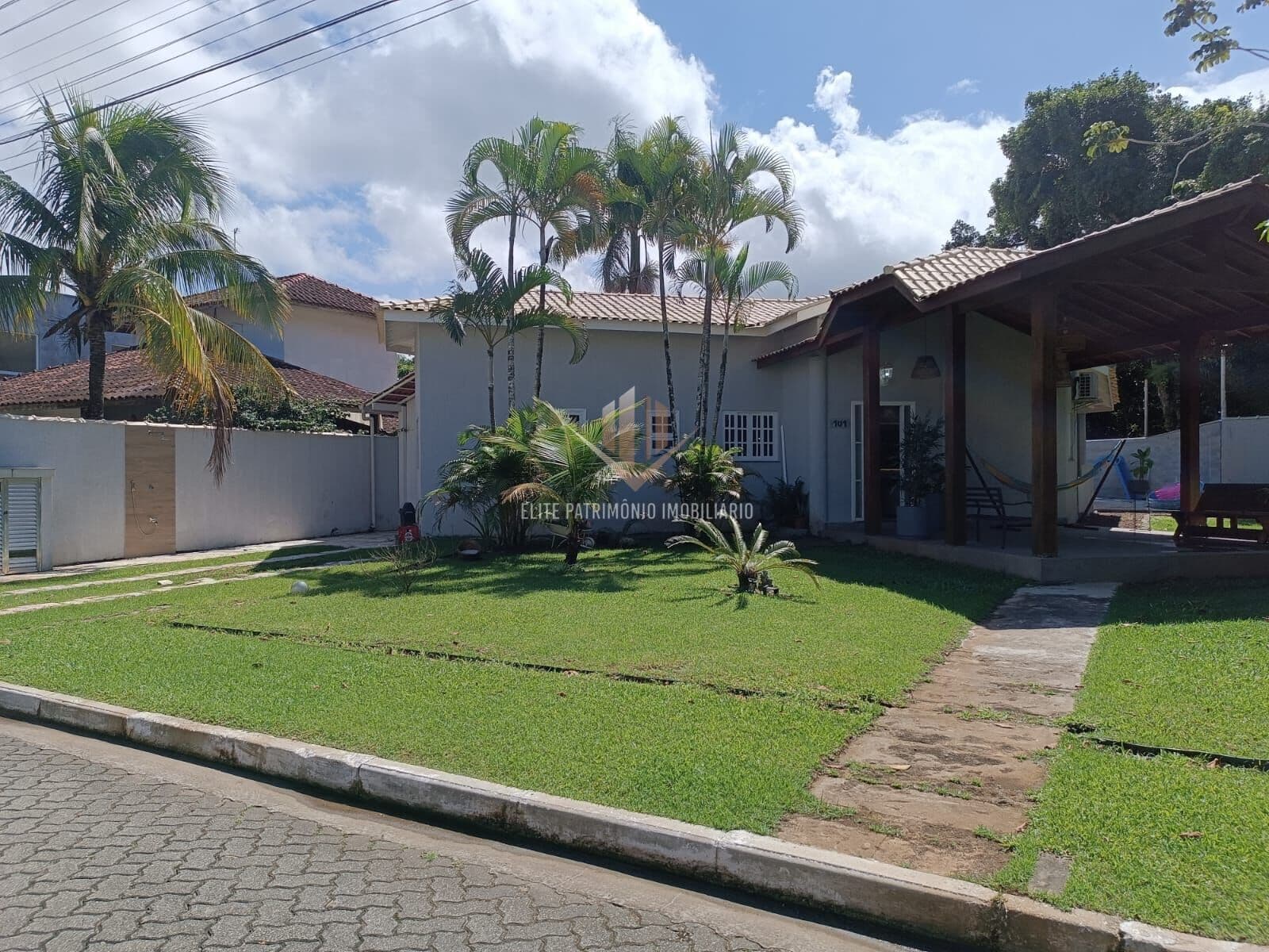 Casa em Condomínio em Pernambuco, Guarujá/SP