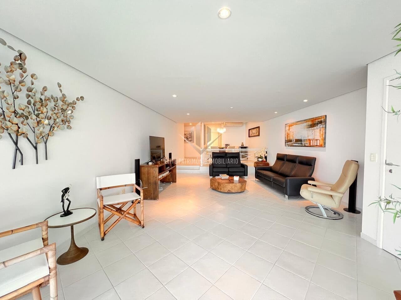 Apartamento Alto Padrão à venda na Praia das Pitangueiras - Guarujá/SP