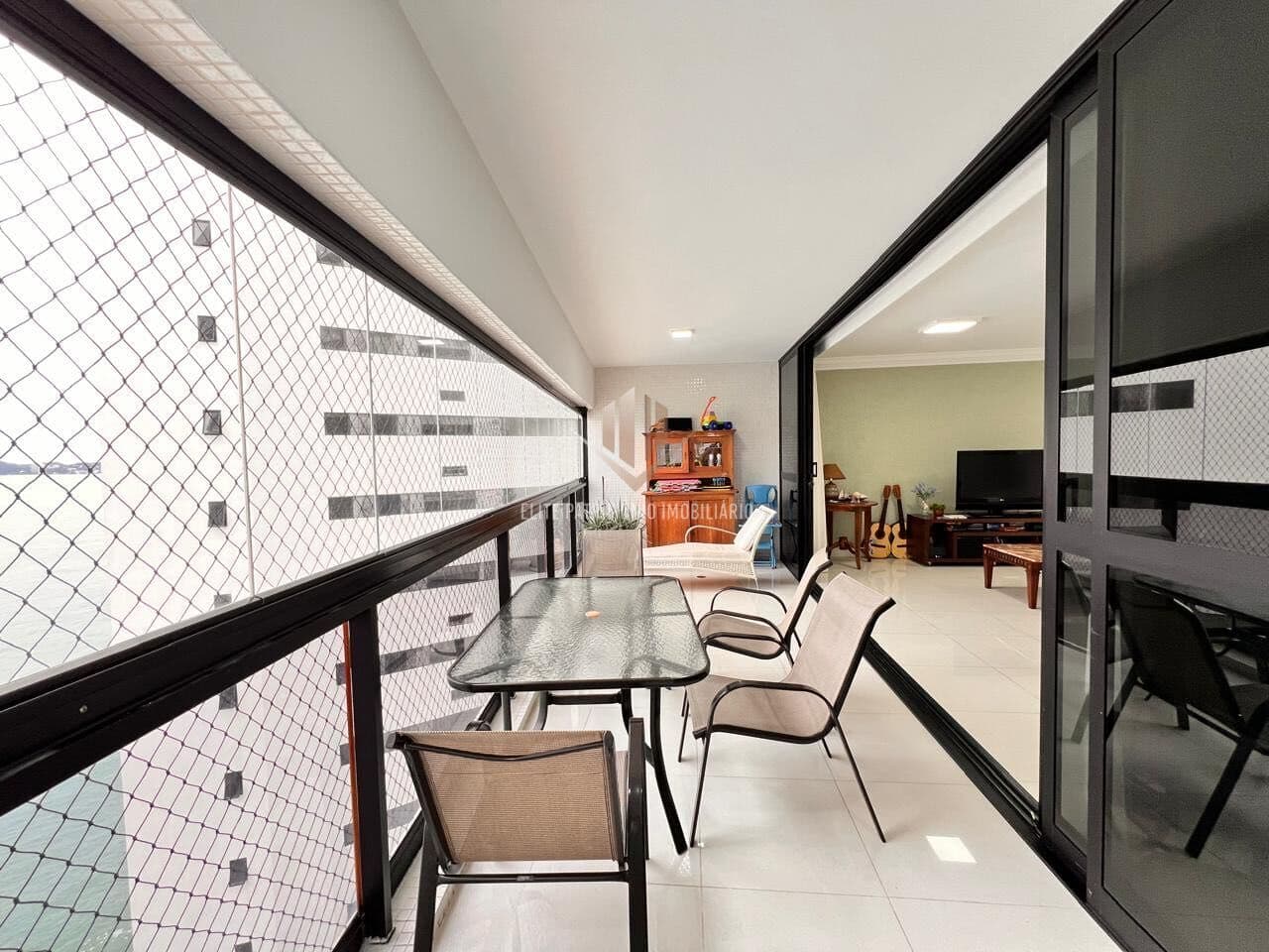 Apartamento em Guarujá - Jardim Astúrias
