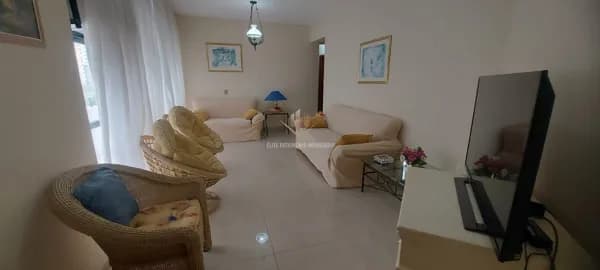Apartamento na Praia das Pitangueiras Guarujá SP.