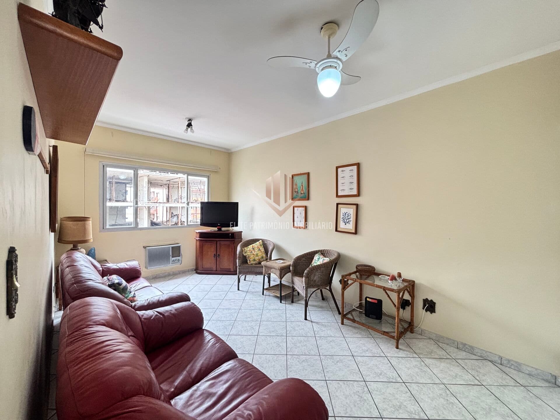 Apartamento a venda na Praia das Astúrias Guarujá SP.