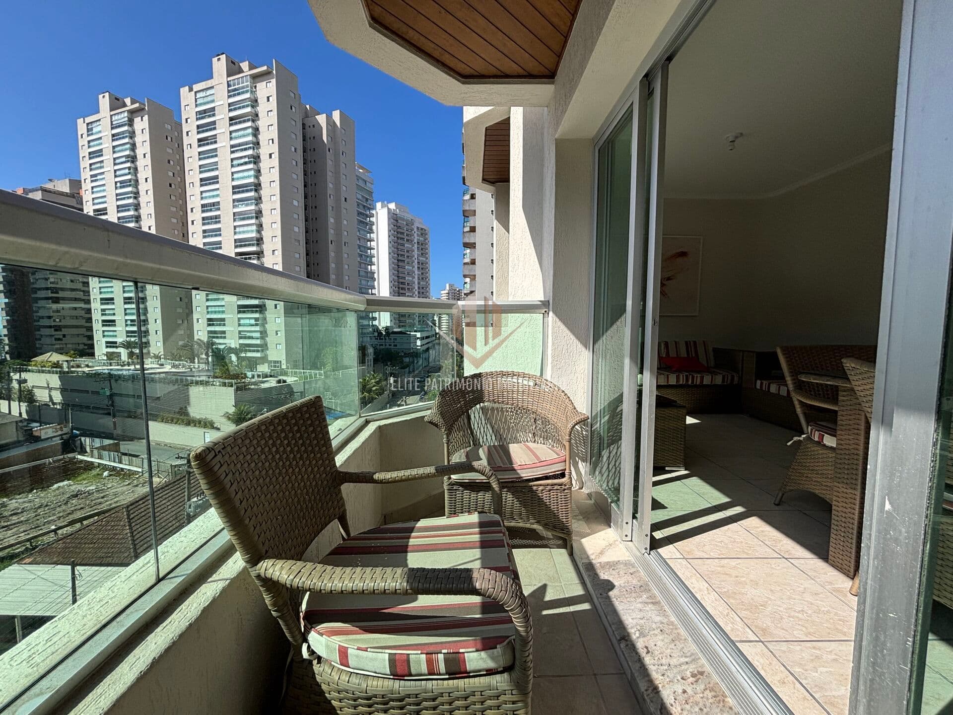 Apartamento a venda na Praia das Astúrias Guarujá SP.