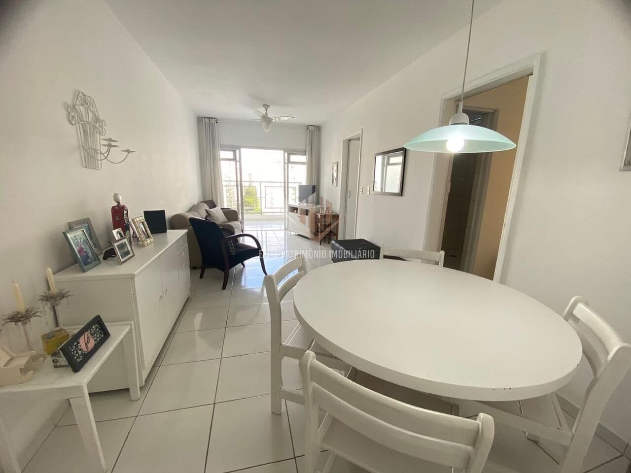 Apartamento a venda na Praia das Pitangueiras Guarujá SP.