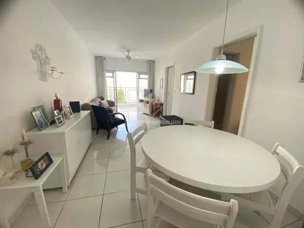 Apartamento a venda na Praia das Pitangueiras Guarujá SP.
