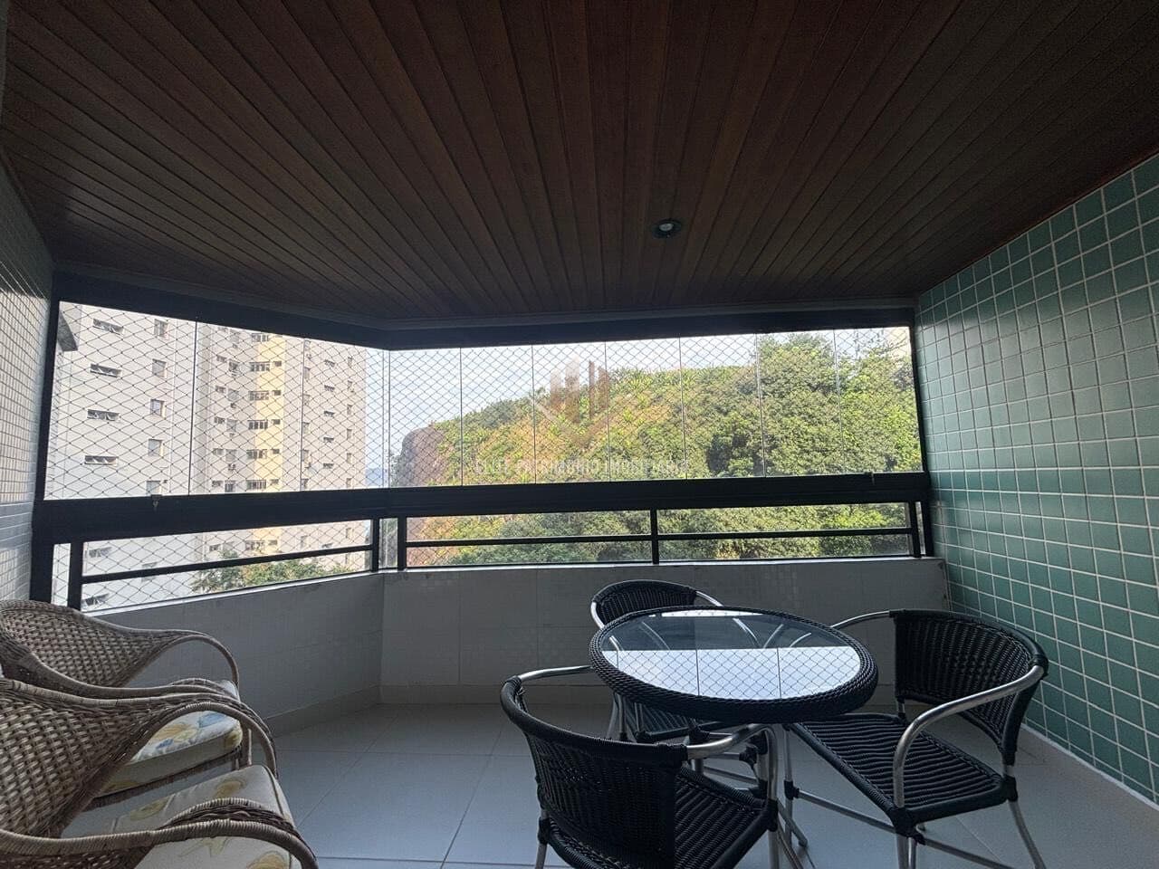 Apartamento na Praia das Pitangueiras Guarujá SP.