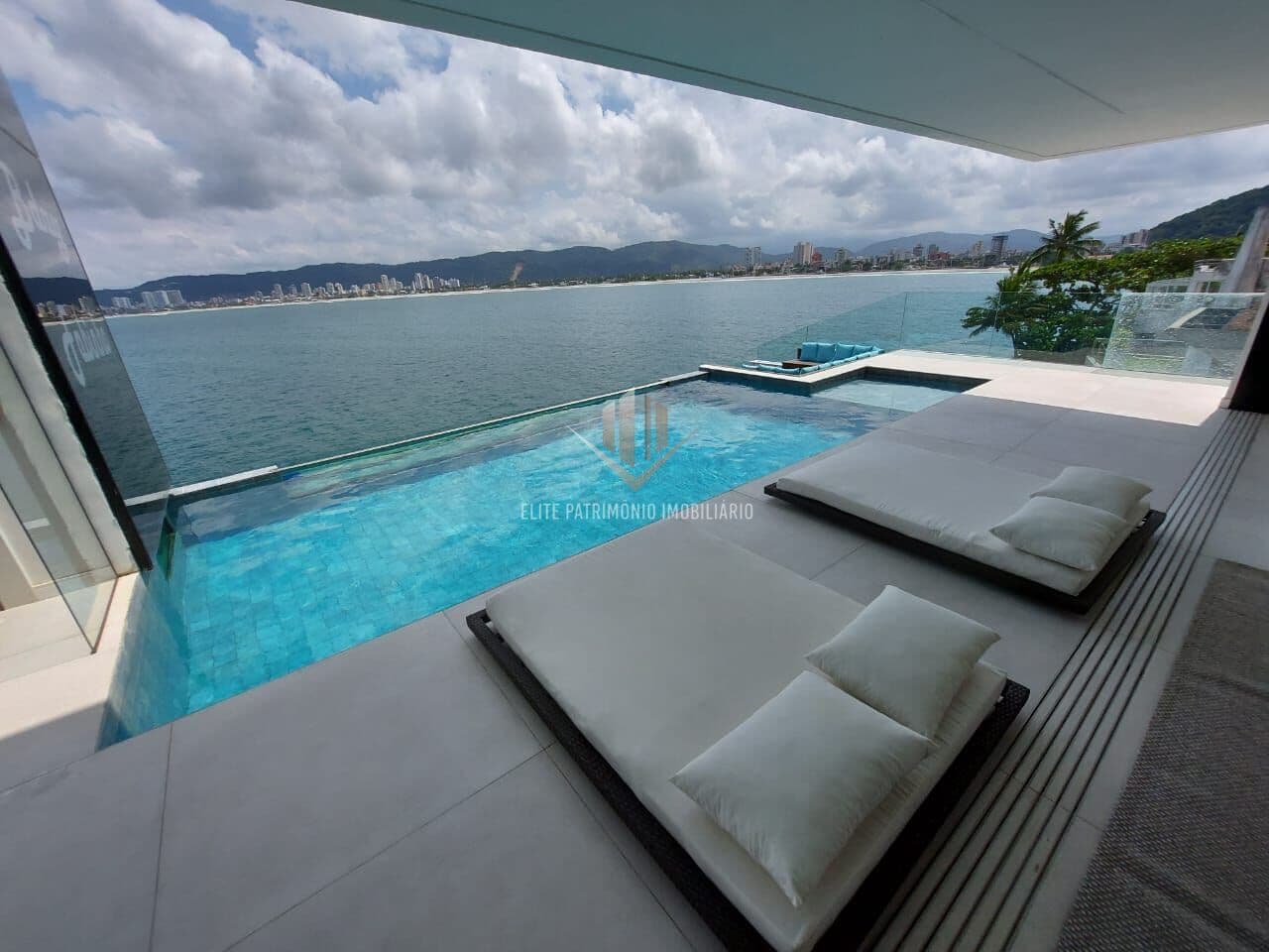 Casa em Guarujá - Peninsula