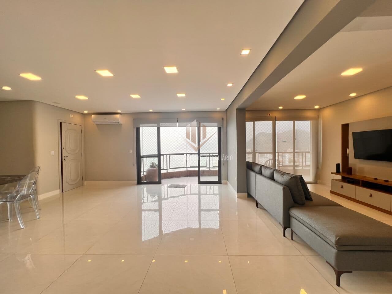 Apartamento em Guarujá - Tombo