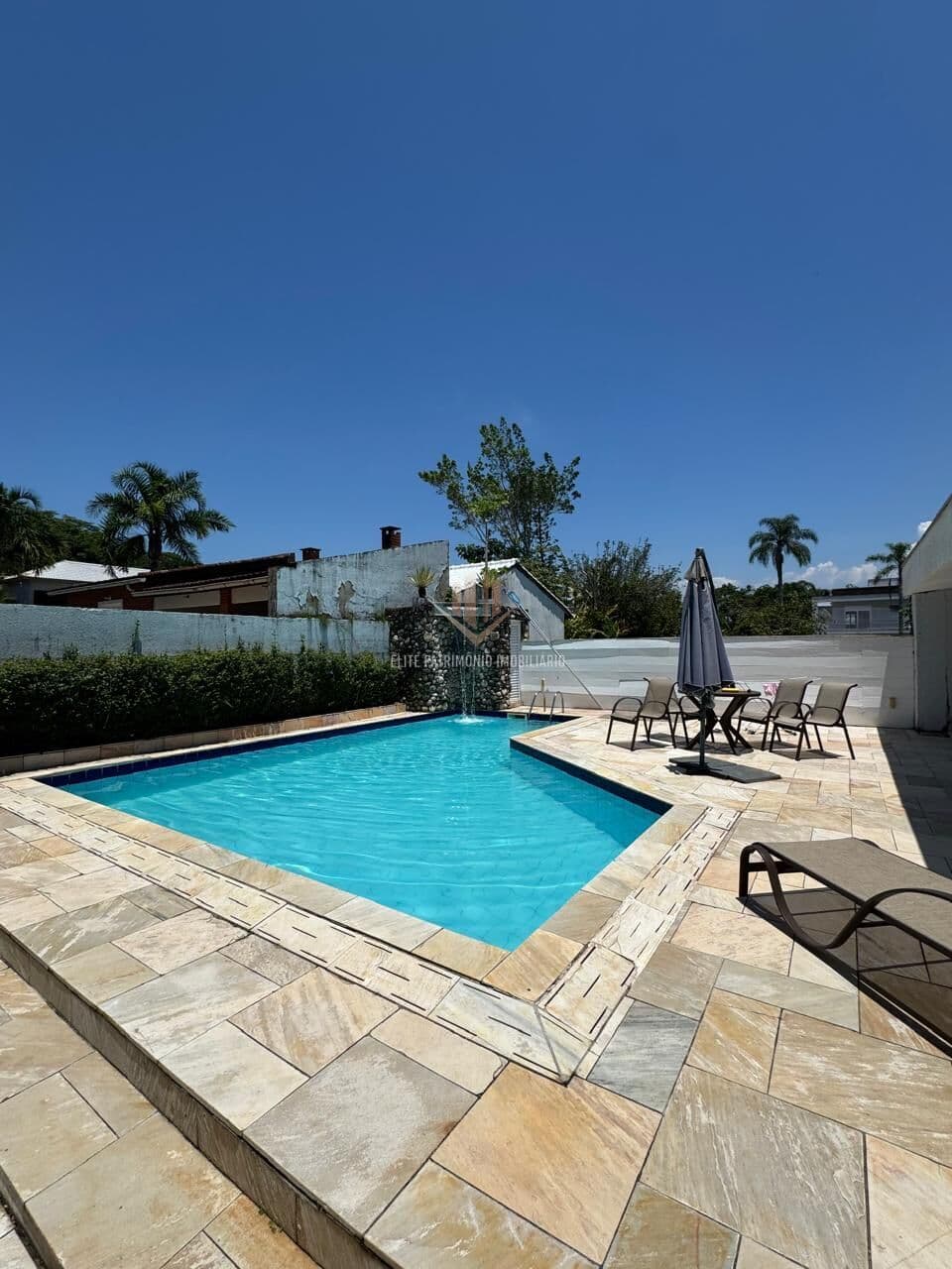Casa em Condomínio na Praia do Pernambuco, Guarujá/SP