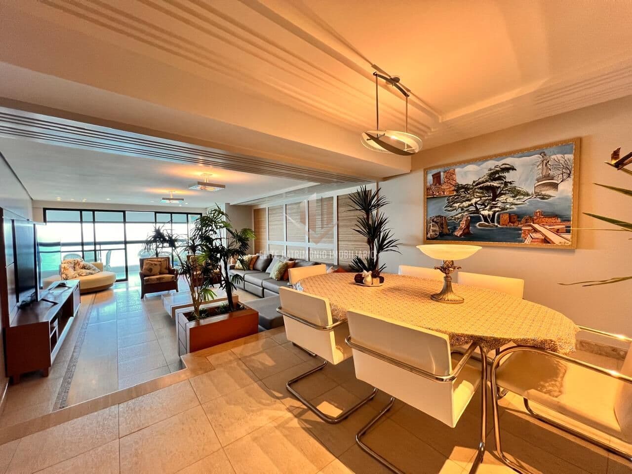 Apartamento Alto Padrão a venda na Praia das Pitangueiras SP.