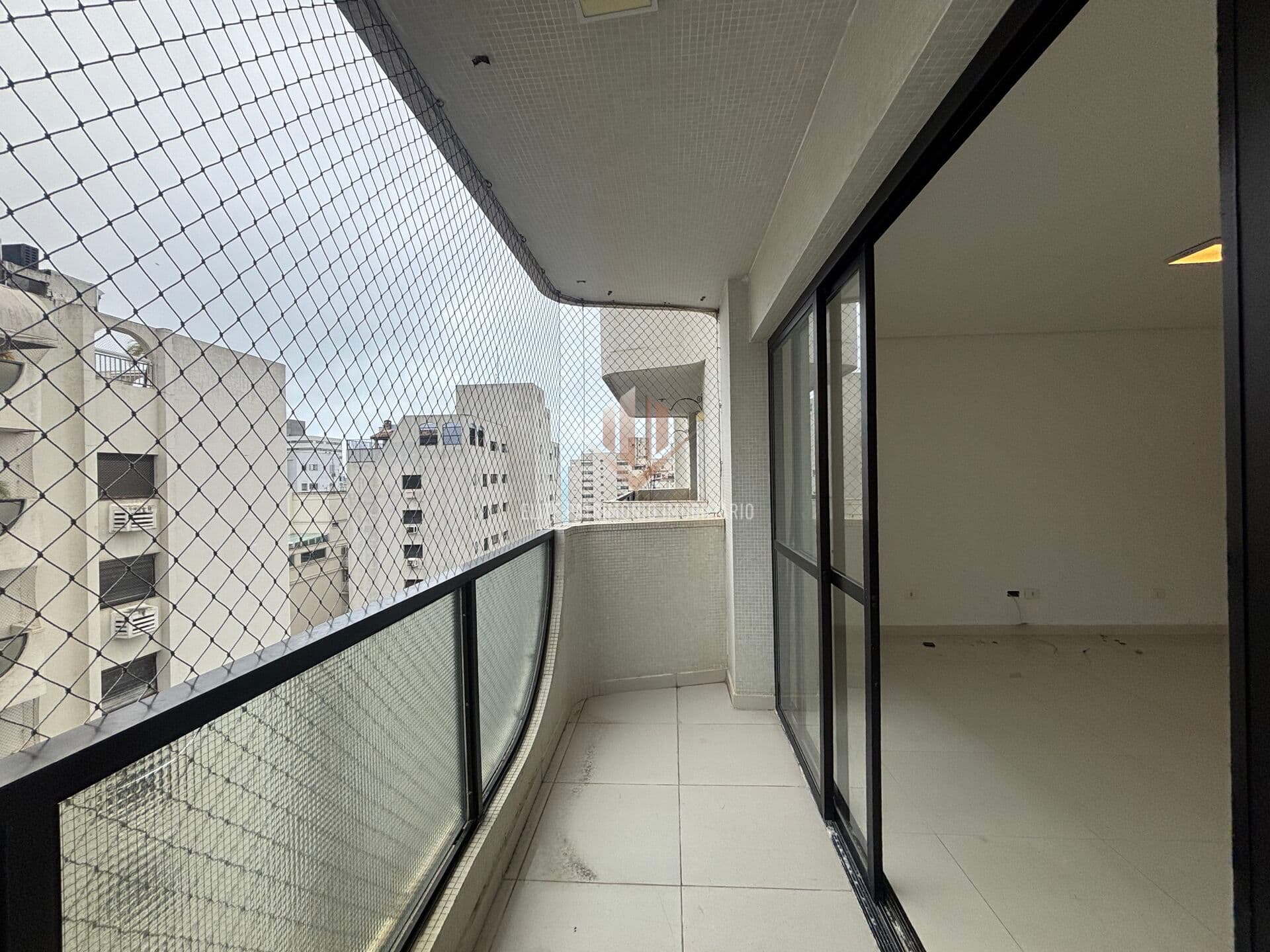 Apartamento em Guarujá - Pitangueiras