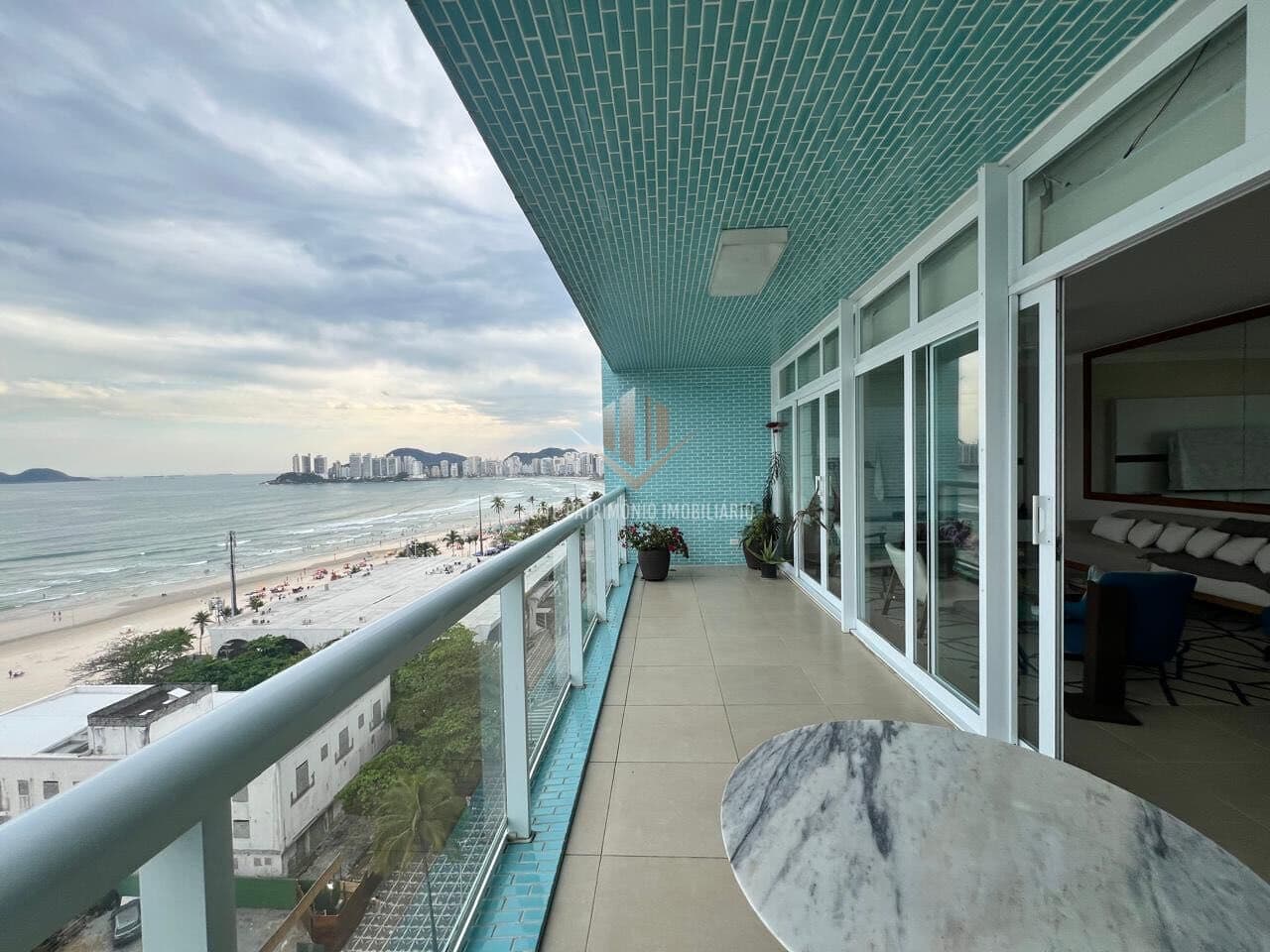 Apartamento em Guarujá - Pitangueiras